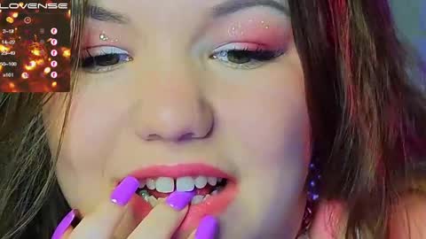 Snapshot of emilyart_ chatting on 20, 12, 2024 artist Emily online show from 20, 12, 2024