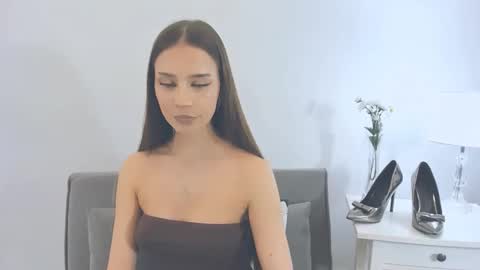 EmilyCharming online show from 4, 2, 2025