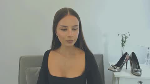 EmilyCharming online show from 6, 2, 2025