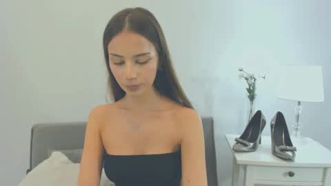 EmilyCharming online show from 8, 2, 2025