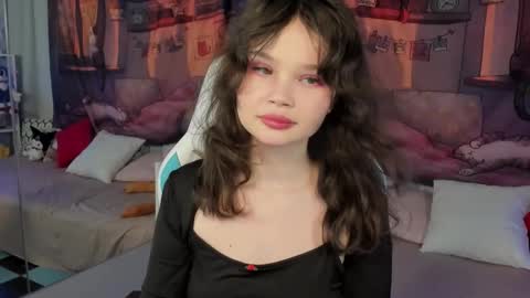 Snapshot of emilychaves chatting on 13, 11, 2025 Emilyhaves online show from 13, 11, 2025