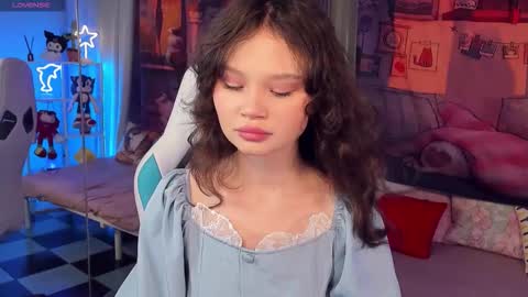 Snapshot of emilychaves chatting on 15, 12, 2025 Emilyhaves online show from 15, 12, 2025