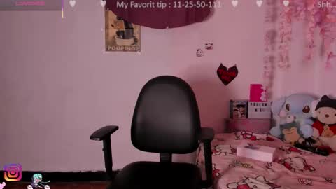 Snapshot of emilycollei chatting on 21, 11, 2025 Emily online show from 21, 11, 2025