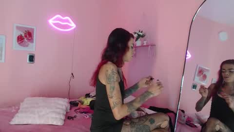 Snapshot of emilycollins__ chatting on 9, 3, 2026 Emily online show from 9, 3, 2026