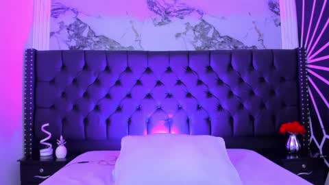 Snapshot of emilyevanss1_ chatting on 9, 4, 2026 Emily online show from 9, 4, 2026