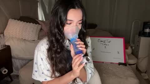 Snapshot of emilyfawn chatting on 8, 3, 2026 emilyfawn online show from 8, 3, 2026