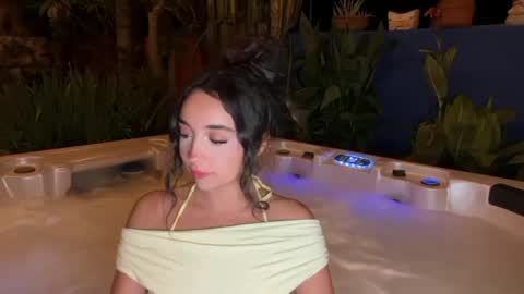 Snapshot of emilyfawn chatting on 16, 4, 2026 emilyfawn online show from 16, 4, 2026