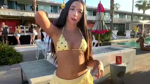 Snapshot of emilyfawn chatting on 21, 4, 2026 emilyfawn online show from 21, 4, 2026