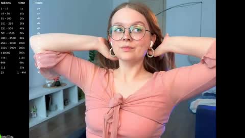Snapshot of emilyforelsket chatting on 25, 5, 2026 Emily online show from 25, 5, 2026