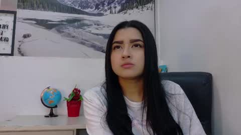 Snapshot of emilygh1_ chatting on 29, 6, 2026 Emily online show from 29, 6, 2026