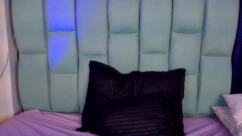 Snapshot of emilygh1_ chatting on 7, 7, 2026 Emily online show from 7, 7, 2026