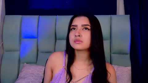 Snapshot of emilygh1_ chatting on 8, 7, 2026 Emily online show from 8, 7, 2026
