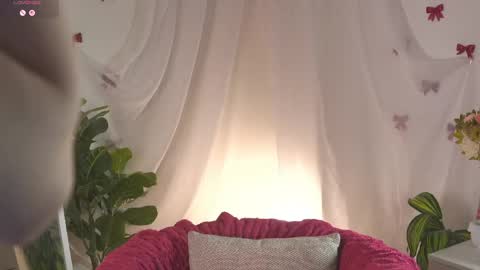 Snapshot of emilyhewell chatting on 24, 5, 2026 Emi online show from 24, 5, 2026