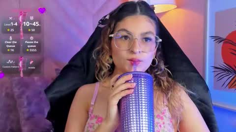 Snapshot of emilyjonesss_ chatting on 28, 2, 2026 Emilyjonnes online show from 28, 2, 2026