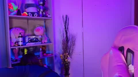 Snapshot of emilykarterr chatting on 2, 5, 2026 VALEEEN online show from 2, 5, 2026