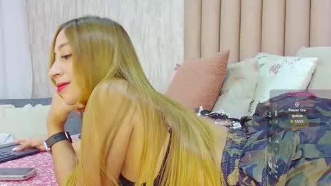 My IG - EmilyParker   online show from 25, 11, 2025