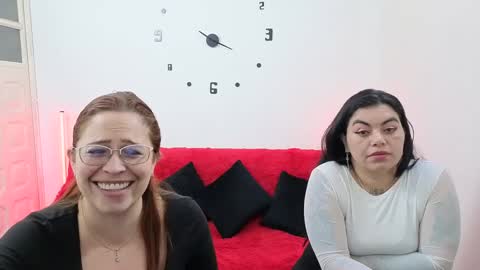 Snapshot of emilyriskhot chatting on 29, 9, 2025 emily friends online show from 29, 9, 2025