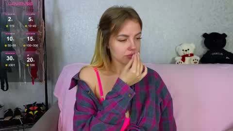 Emily Robbie online show from 16, 2, 2025