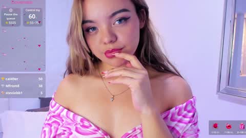Snapshot of emilyrouss_ chatting on 26, 1, 2025 EMILY online show from 26, 1, 2025
