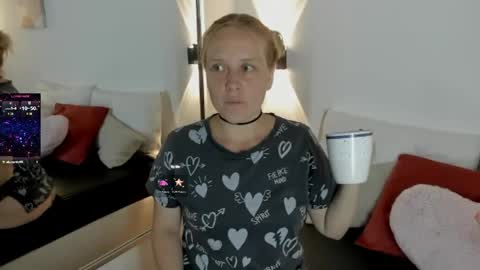 Snapshot of emilysumer chatting on 24, 4, 2026 Summer 3 online show from 24, 4, 2026