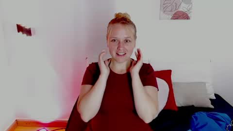 Snapshot of emilysumer chatting on 15, 5, 2026 Summer 3 online show from 15, 5, 2026