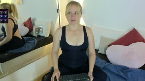 Snapshot of emilysumer chatting on 24, 5, 2026 Summer 3 online show from 24, 5, 2026