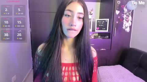 Snapshot of emilytafur chatting on 9, 10, 2025 Emy online show from 9, 10, 2025