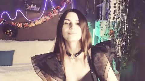 Snapshot of emilytucker chatting on 20, 10, 2025 Emily online show from 20, 10, 2025