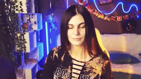 Emily online show from 27, 10, 2025