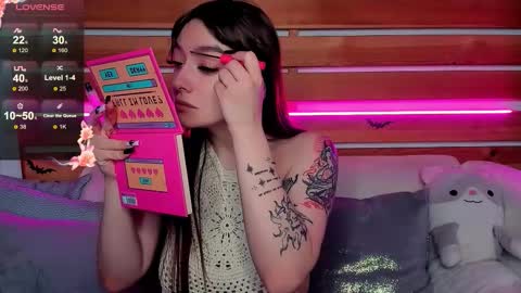 Snapshot of emilytylerr chatting on 13, 11, 2025 Emily online show from 13, 11, 2025