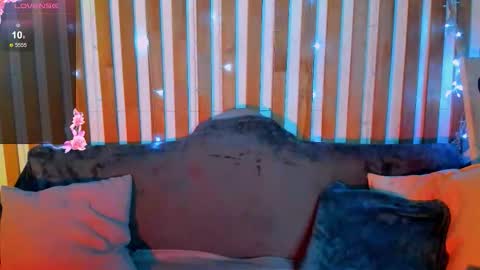 Snapshot of emilytylerr chatting on 18, 11, 2025 Emily online show from 18, 11, 2025