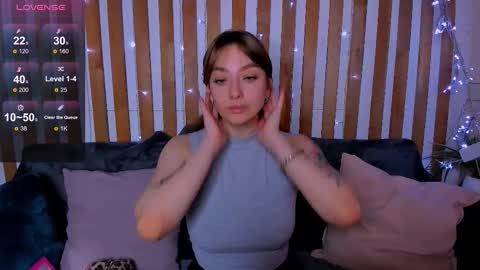 Snapshot of emilytylerr chatting on 16, 12, 2025 Emily online show from 16, 12, 2025