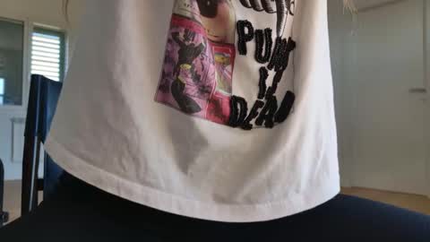 Snapshot of emilyweed chatting on 29, 10, 2025 Emily ---- online show from 29, 10, 2025