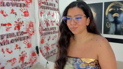 emilyy_cooperr online show from 6, 11, 2025