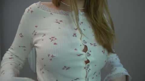 Snapshot of eminent_eva chatting on 5, 1, 2026 Eminent Eva online show from 5, 1, 2026