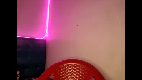 Snapshot of emiril chatting on 1, 2, 2026 L i a time online 7am - 1pm Gtm-5 online show from 1, 2, 2026