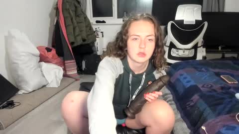 emliyjamesmjb online show from 11, 1, 2025