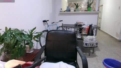 Snapshot of emma______1996 chatting on 4, 4, 2026 emma______1996 online show from 4, 4, 2026