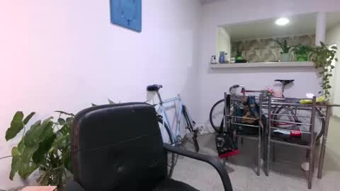 Snapshot of emma______1996 chatting on 22, 4, 2026 emma______1996 online show from 22, 4, 2026