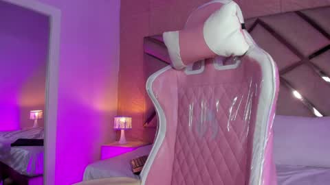 Snapshot of emma__copper chatting on 31, 3, 2026 emaa online show from 31, 3, 2026