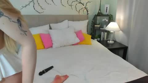 emma__peach online show from 26, 4, 2026