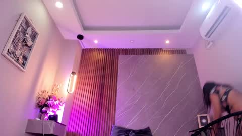 Snapshot of emma__rose1 chatting on 25, 9, 2025 emma__rose1 online show from 25, 9, 2025
