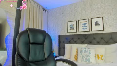 Snapshot of emma__smith01 chatting on 10, 3, 2025 Emma online show from 10, 3, 2025