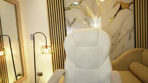 emma__walkerr_ online show from 6, 4, 2026