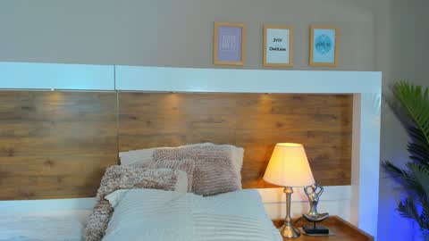 Emma  online show from 18, 12, 2024