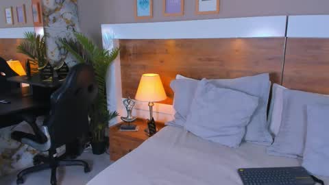 Snapshot of emma_bakker_ chatting on 24, 3, 2026 Emma online show from 24, 3, 2026