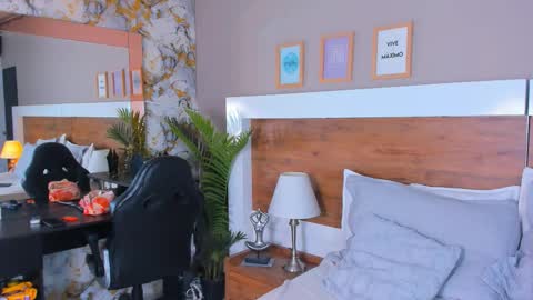 Snapshot of emma_bakker_ chatting on 25, 3, 2026 Emma online show from 25, 3, 2026