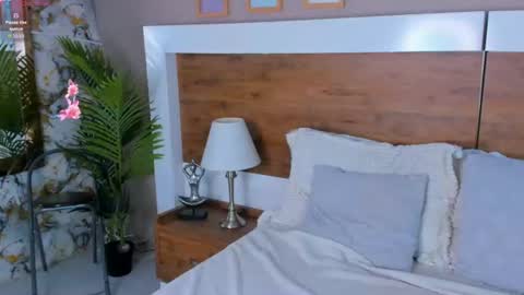 Snapshot of emma_bakker_ chatting on 19, 7, 2026 Emma online show from 19, 7, 2026