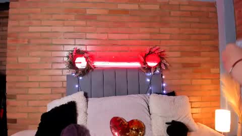 Snapshot of emma_belley chatting on 10, 7, 2026 Hey Im EmmaHelp me reach 100 likes online show from 10, 7, 2026