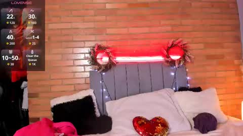 Snapshot of emma_belley chatting on 13, 7, 2026 Hey Im EmmaHelp me reach 100 likes online show from 13, 7, 2026